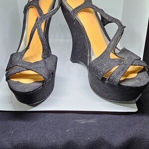 Guess Saleena Sparkel Platform Wedge Size 6M.